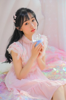 我帮妺妺洗澡忍不住C了她